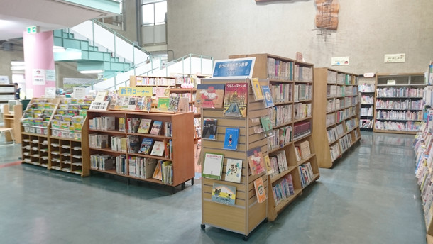上田図書館